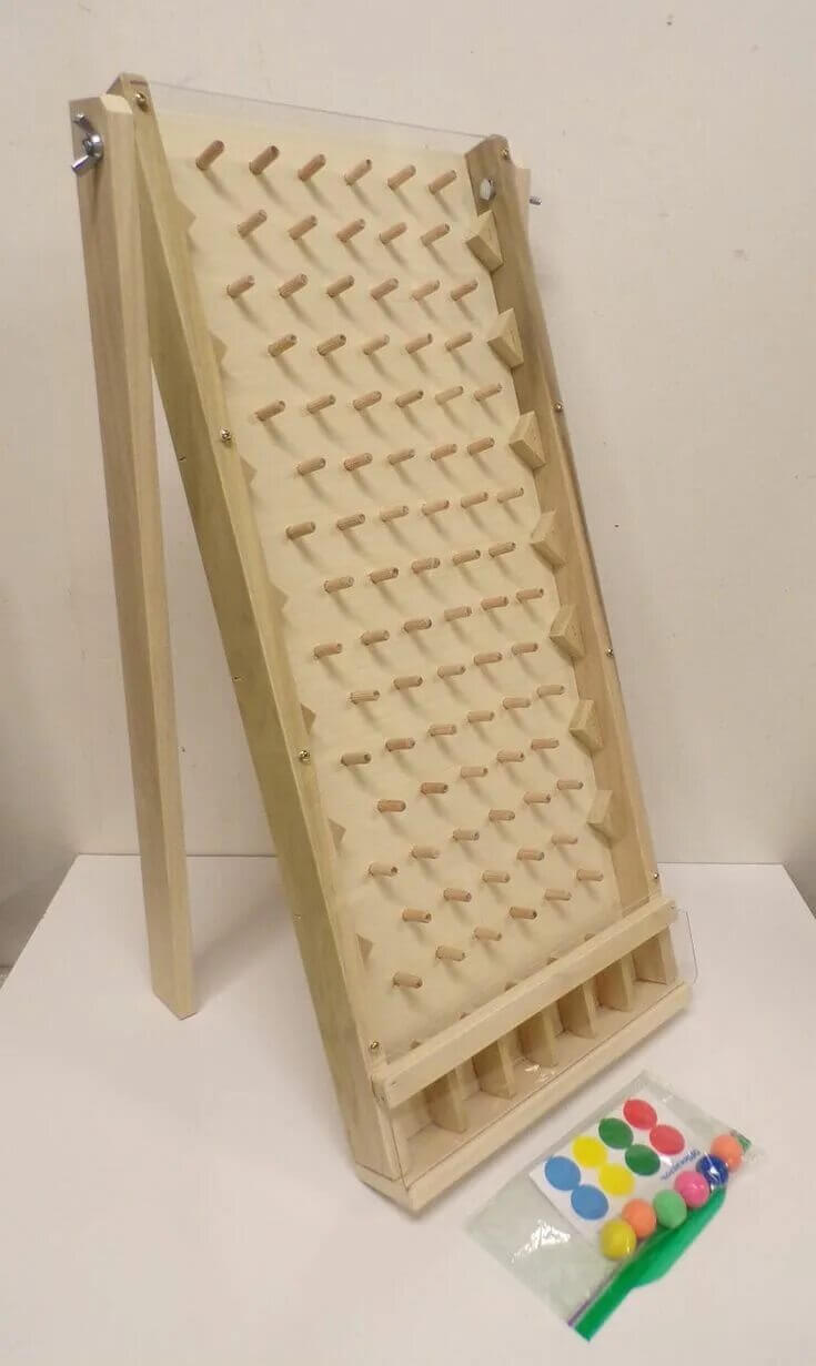 Holzspielbrett für Plinko